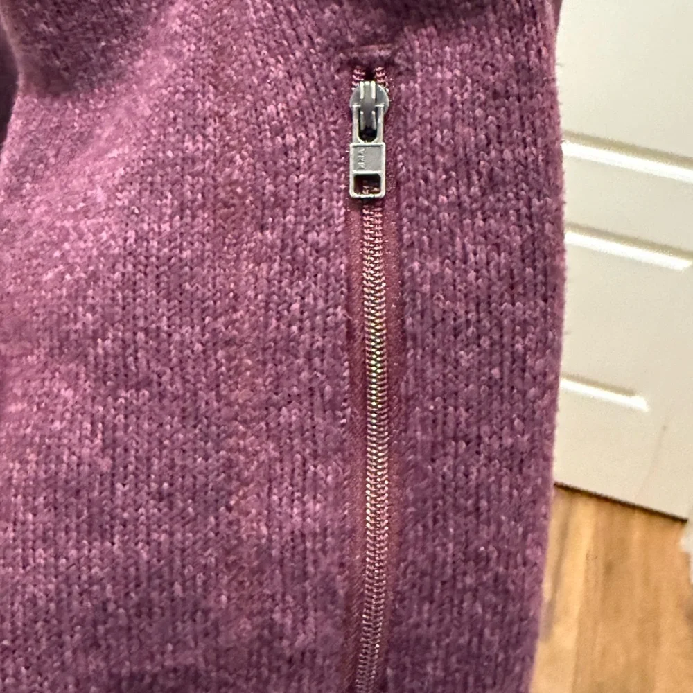 Patagonia. Women's Better Sweater Hoodie. Stormy Mauve.  Size Small. - Picture 6 of 8